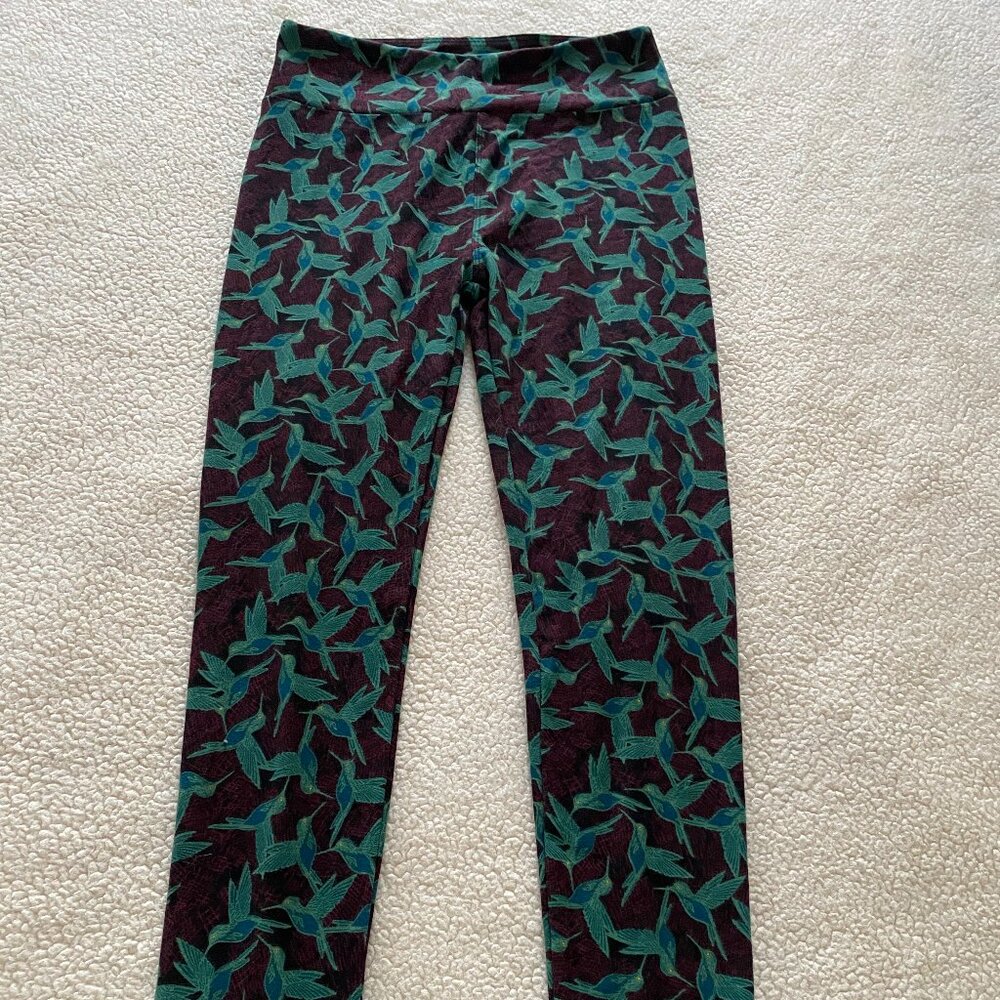 LuLaRoe. Hummingbird Pattern, Maroon Leggings, One Size